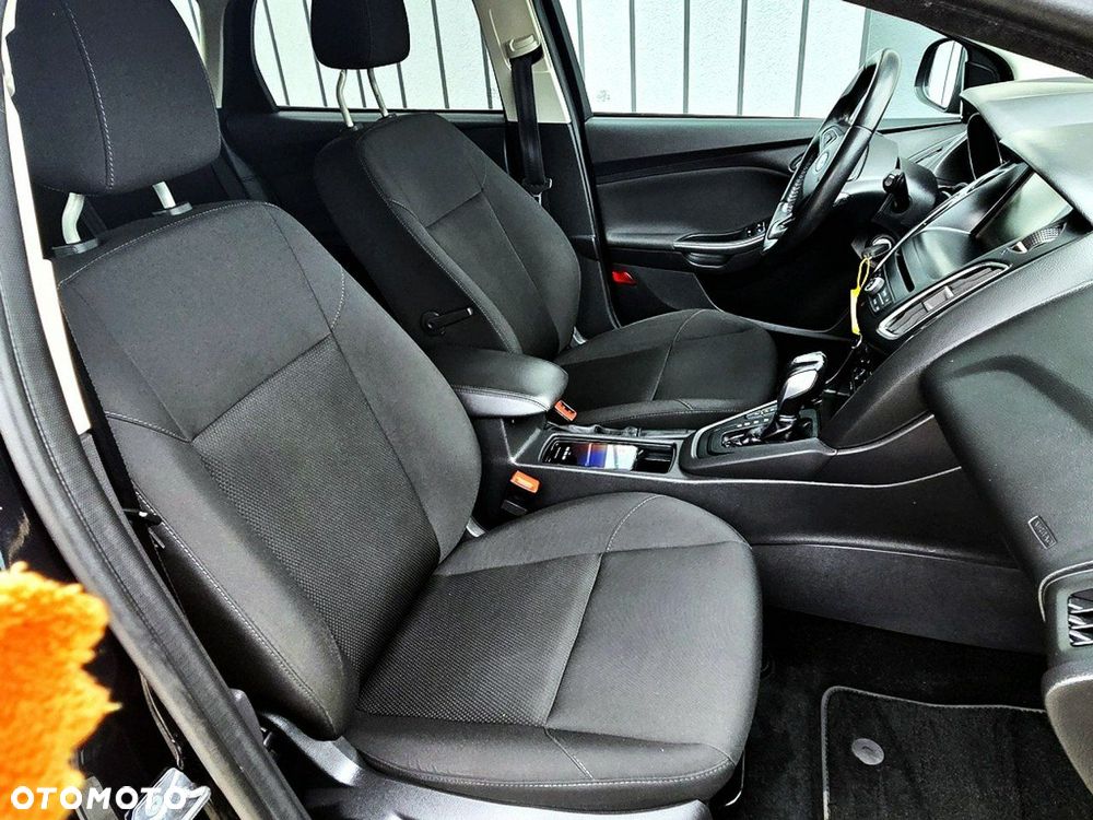 Ford Focus - 25