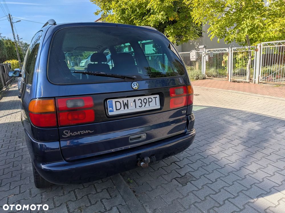 Volkswagen Sharan 1.9 TDI Basis - 2