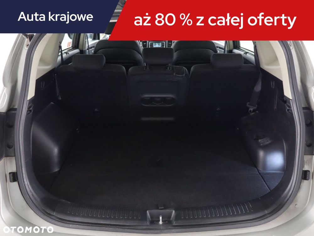 Kia Carens - 16