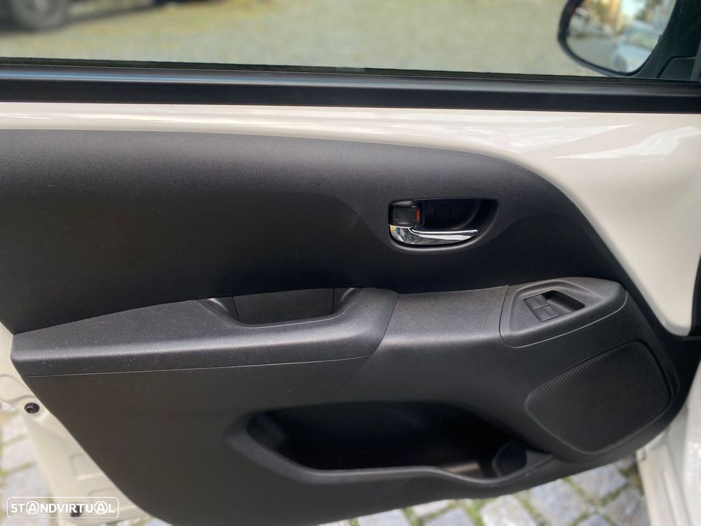 Toyota Aygo 1.0 X-Play+AC+X-Touch - 12