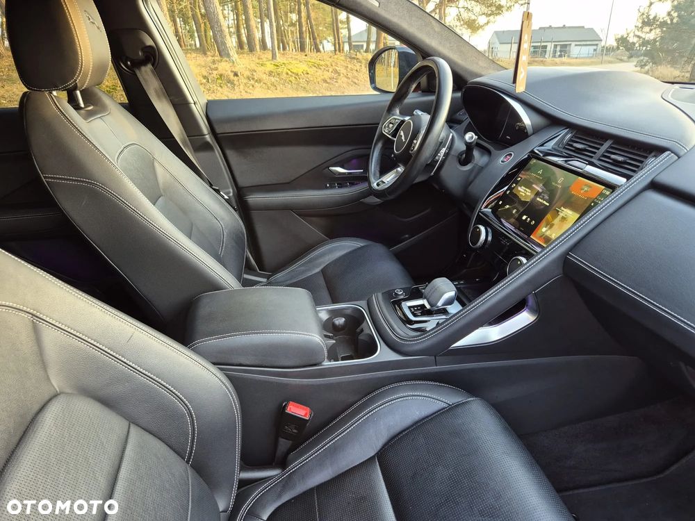 Jaguar E-Pace 2.0 i4P AWD R-Dynamic - 10