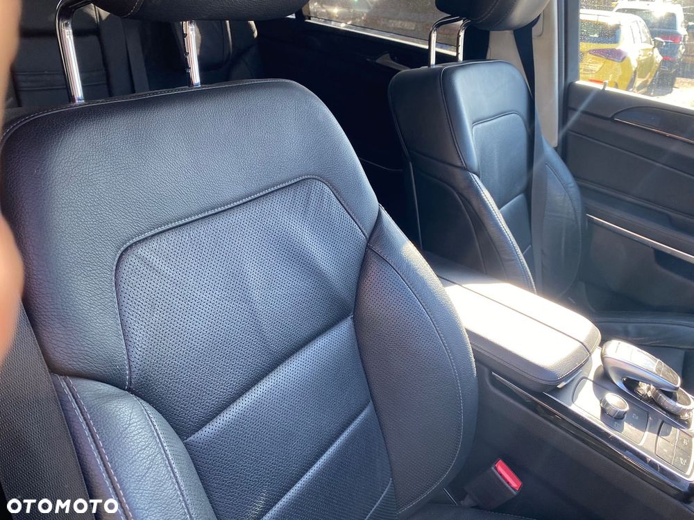 Mercedes-Benz GLS - 25