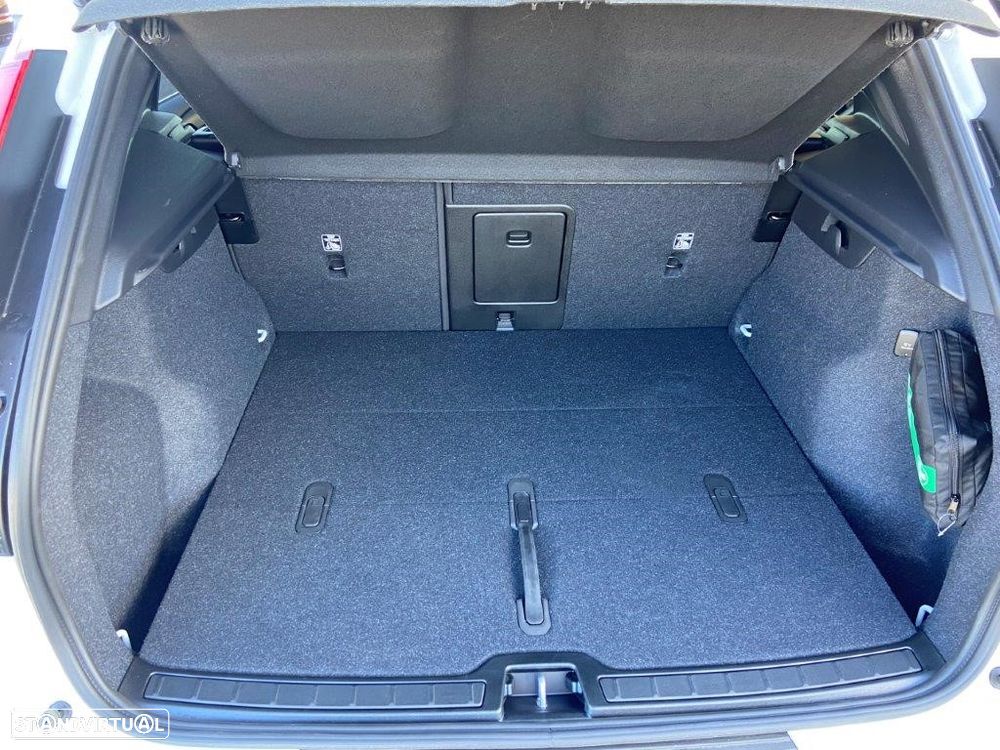 Volvo XC 40 2.0 B3 Black Edition - 13