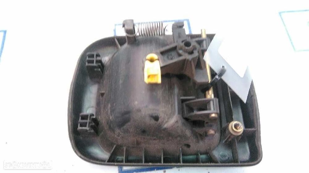 MANIPULO EXTERIOR FRONTAL ESQUERDO RENAULT MASTER II FURGÃO 2001 -8060700QAB - 2