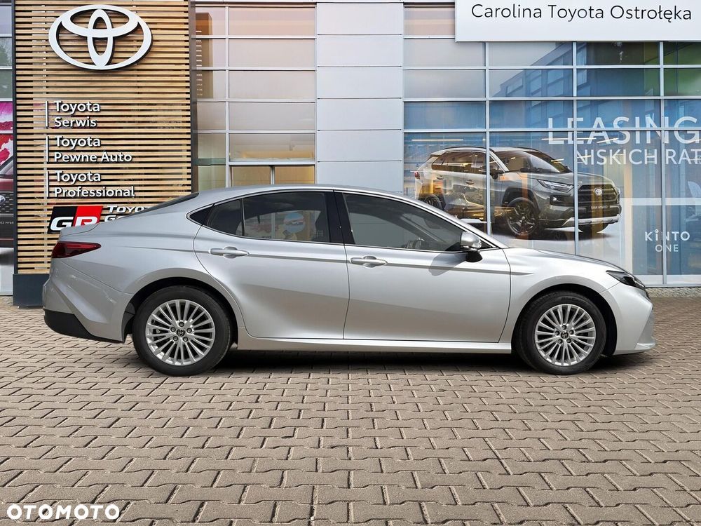 Toyota Camry - 6