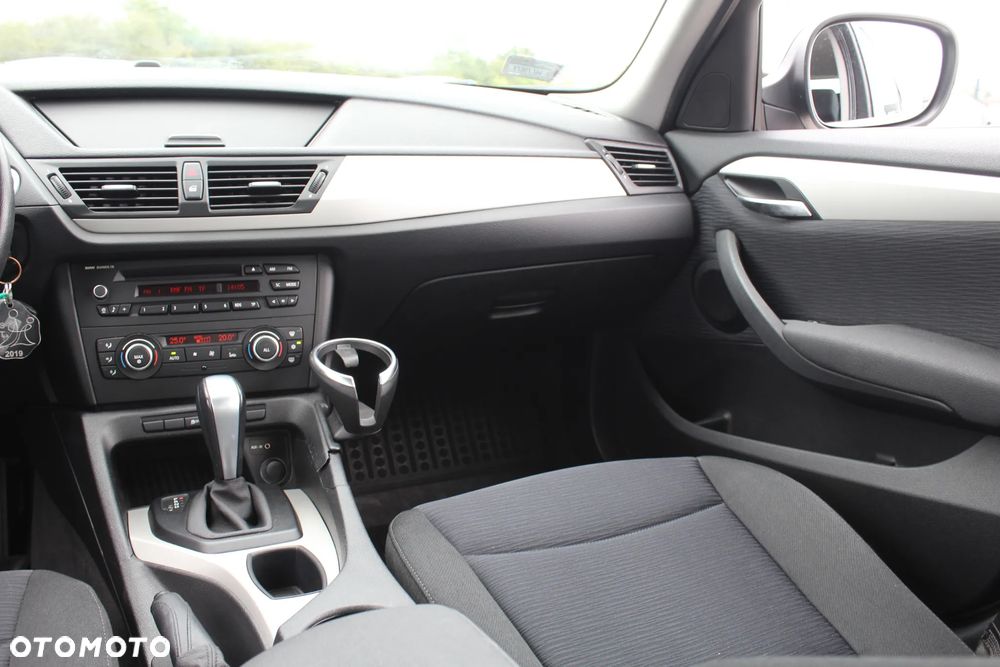 BMW X1 sDrive18i - 18