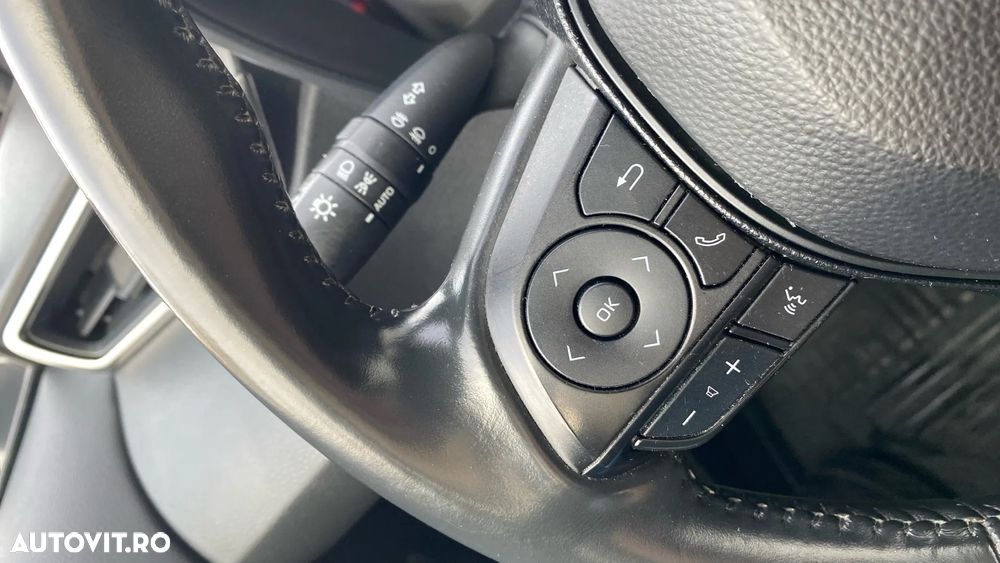 Toyota Corolla 1.8 HSD Business - 14