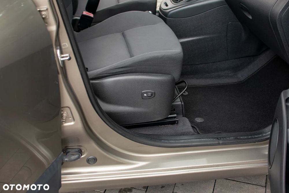 Renault Scenic - 32