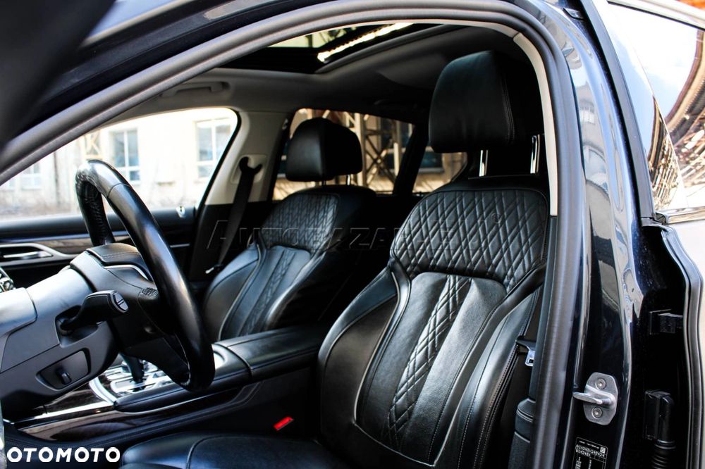 BMW Seria 7 730d xDrive - 32