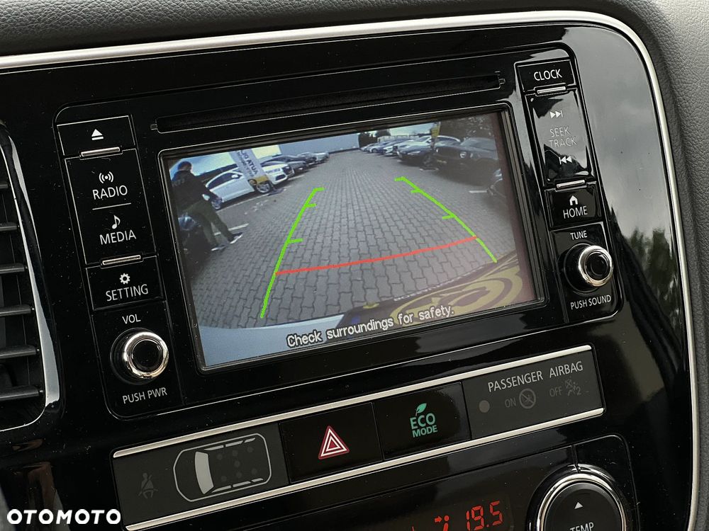 Mitsubishi Outlander - 21