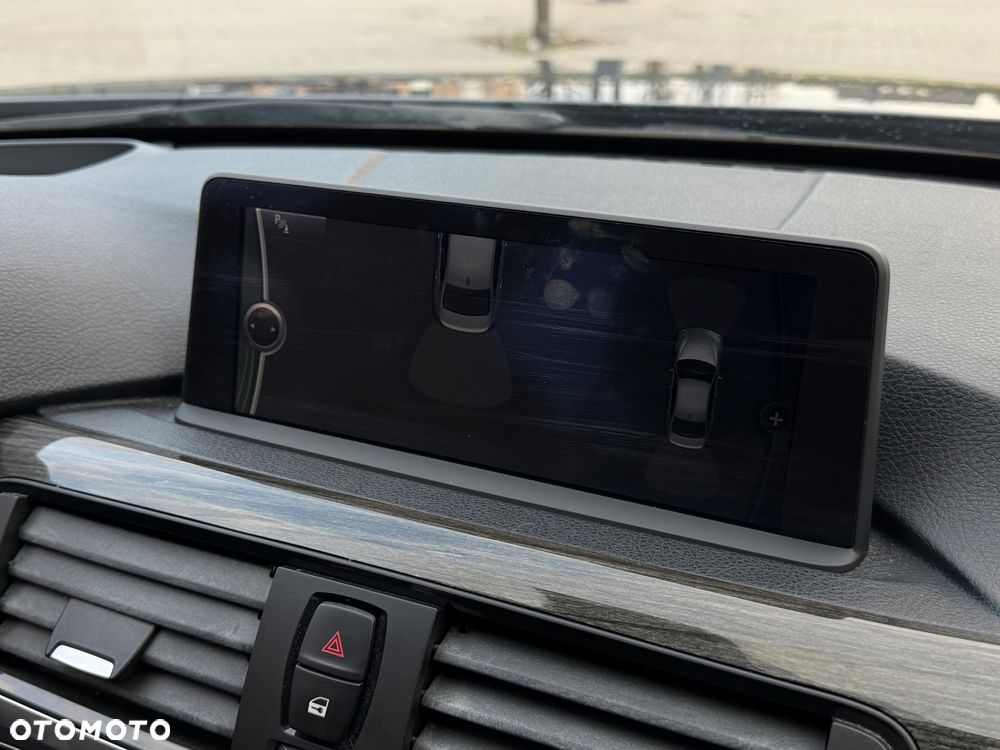 BMW Seria 3 328i Luxury Line - 29