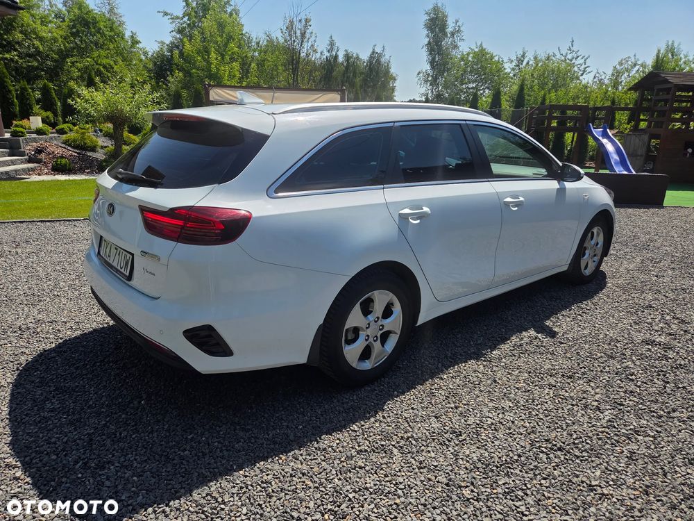 Kia Ceed 1.6 CRDi mHEV L Business Line DCT - 13