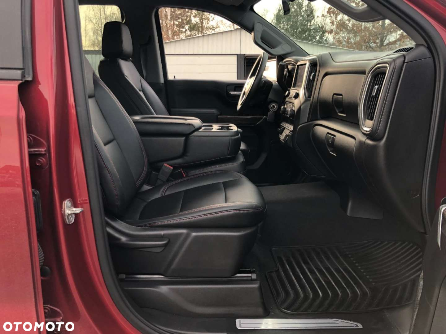 Chevrolet Silverado - 28