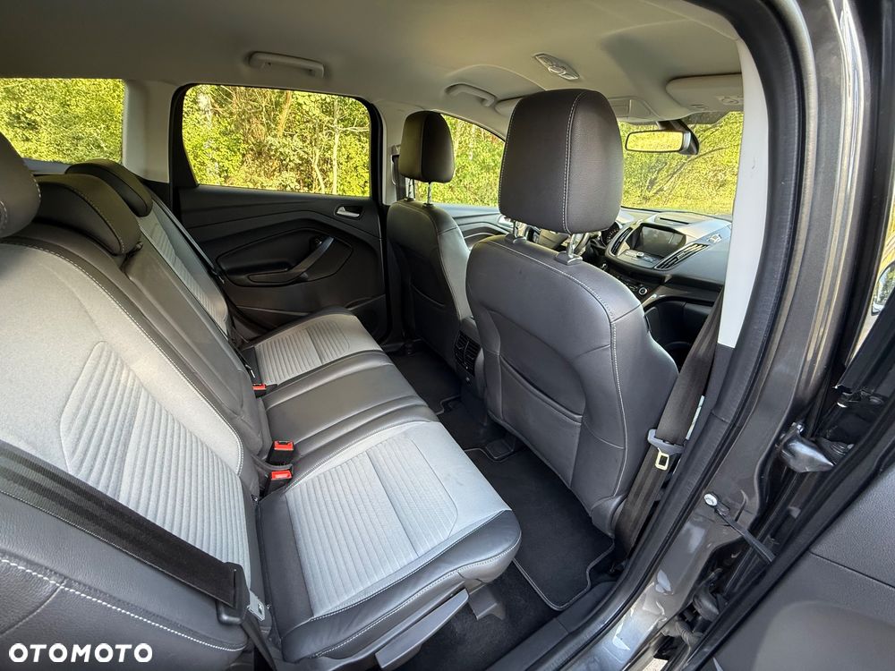 Ford Kuga 1.5 EcoBoost 2x4 Titanium - 14