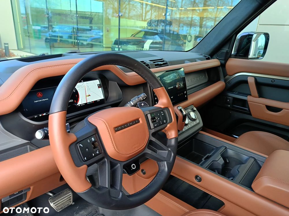 Land Rover Defender - 18