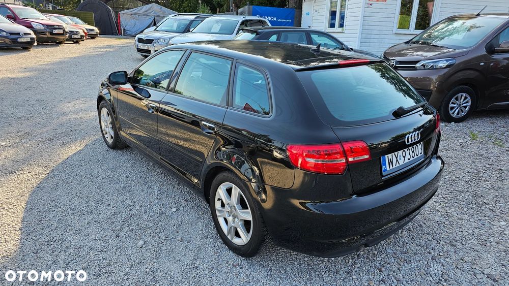 Audi A3 Sportback 1.6 TDI DPF Ambiente S tronic - 28