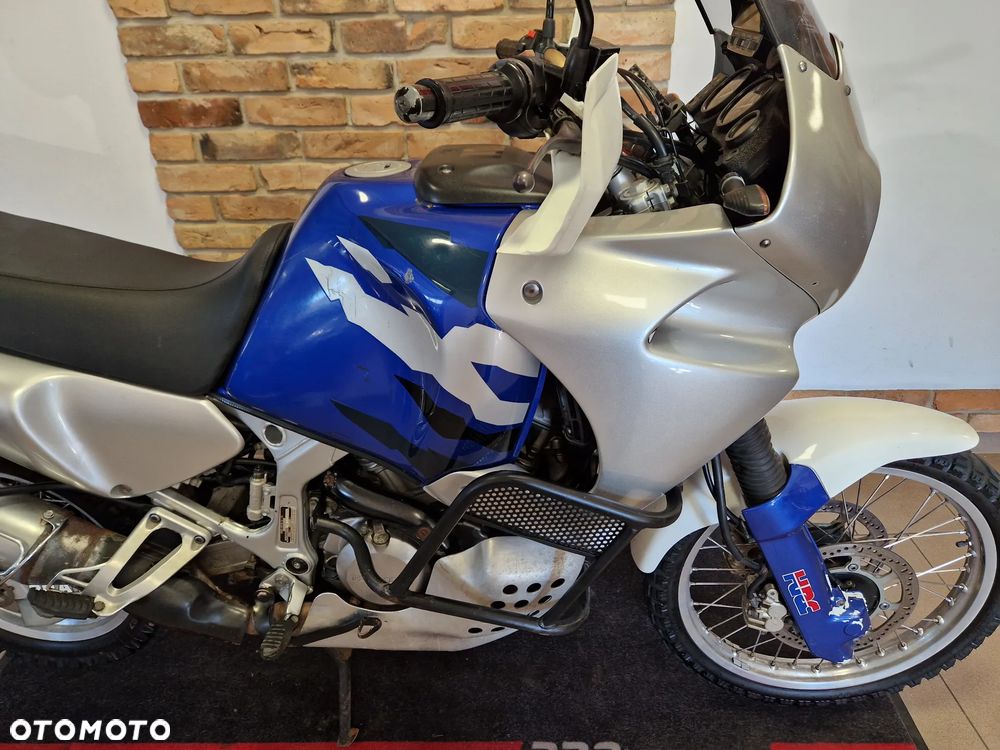 Honda XRV - 19