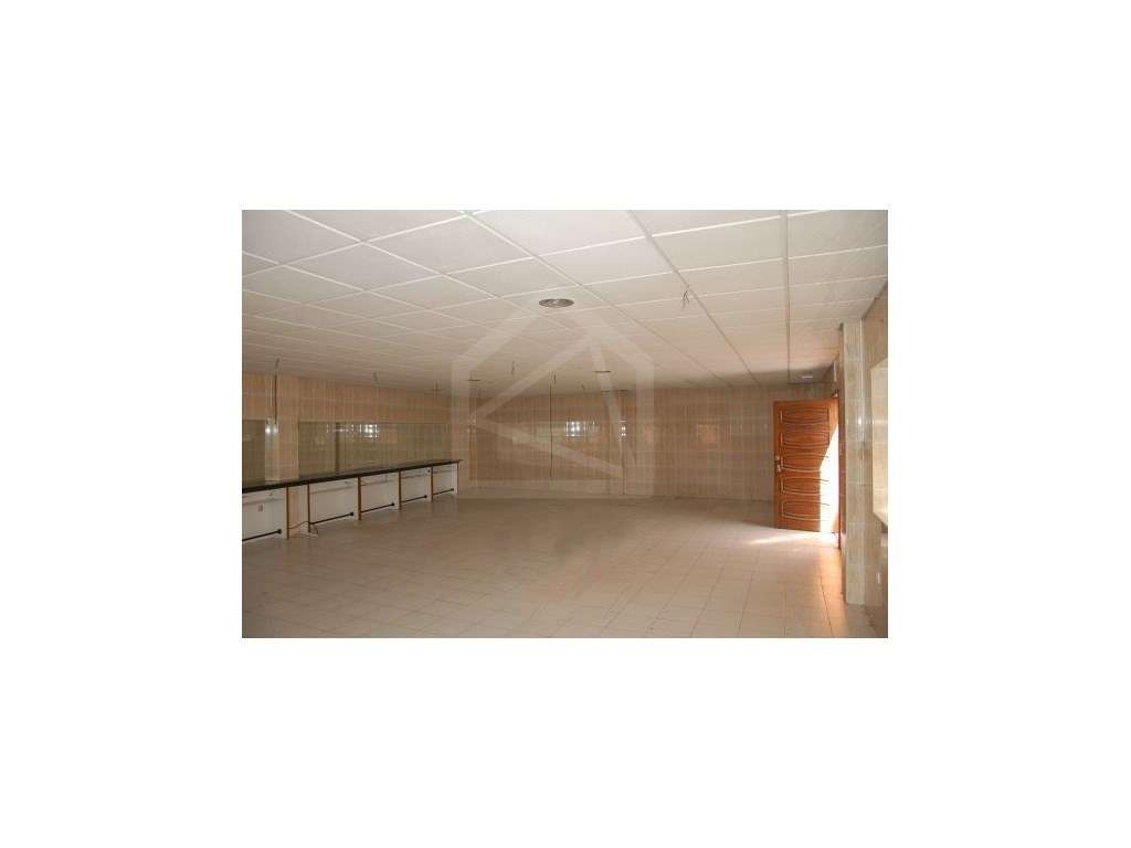 Moradia com Terreno Rústico na Maia - Grande imagem: 3/10