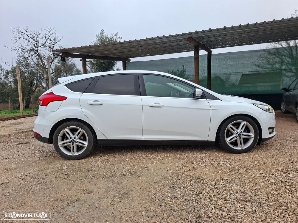 Ford Focus 1.0 EcoBoost Titanium - 11