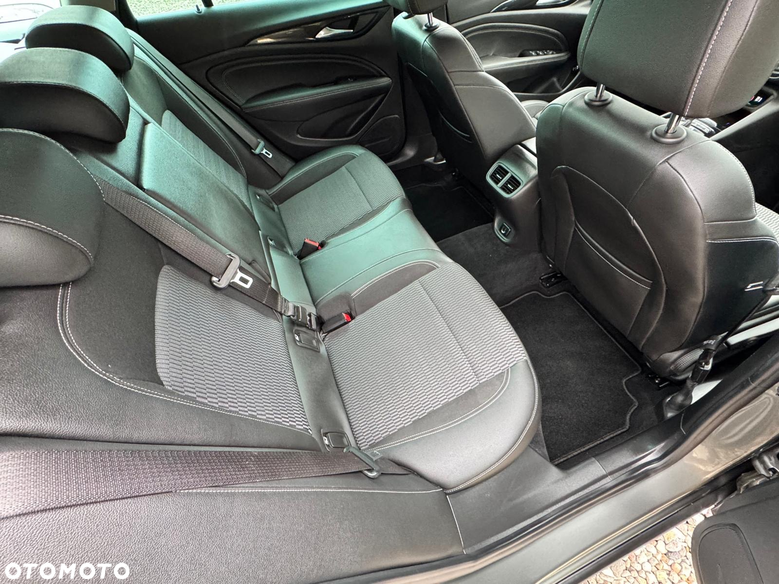 Opel Insignia 2.0 CDTI automatik Business Innovation - 25