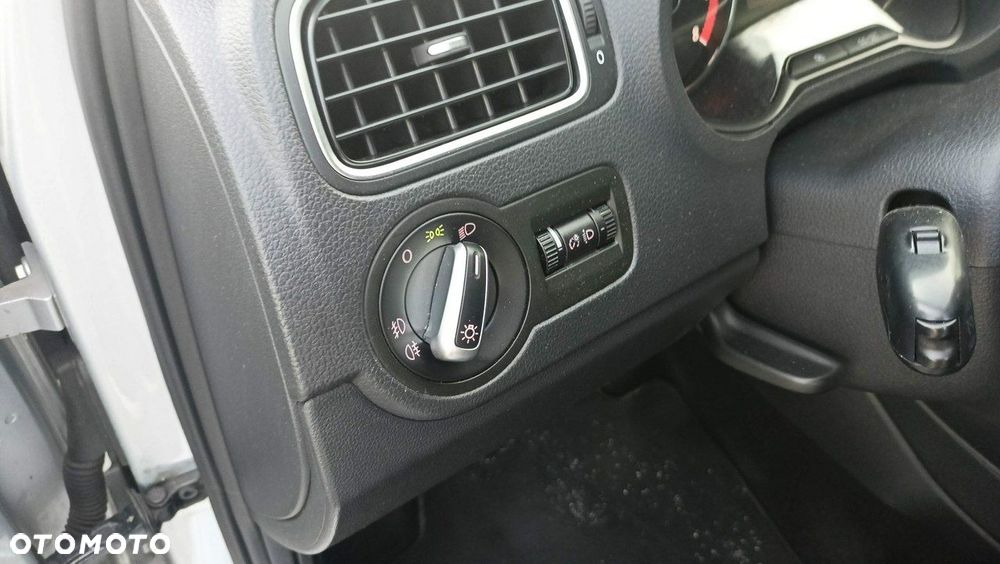 Volkswagen Polo 1.4 16V Trendline - 28