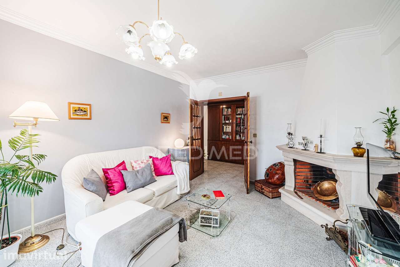 Apartamento T2 | Monte Abraão | Arrecadação + Varanda - Grande imagem: 4/40