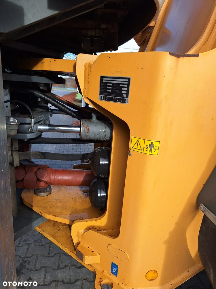Liebherr L566 566 bardzo dobry stan, centralne smarowanie, bardzo dobre opony - 16