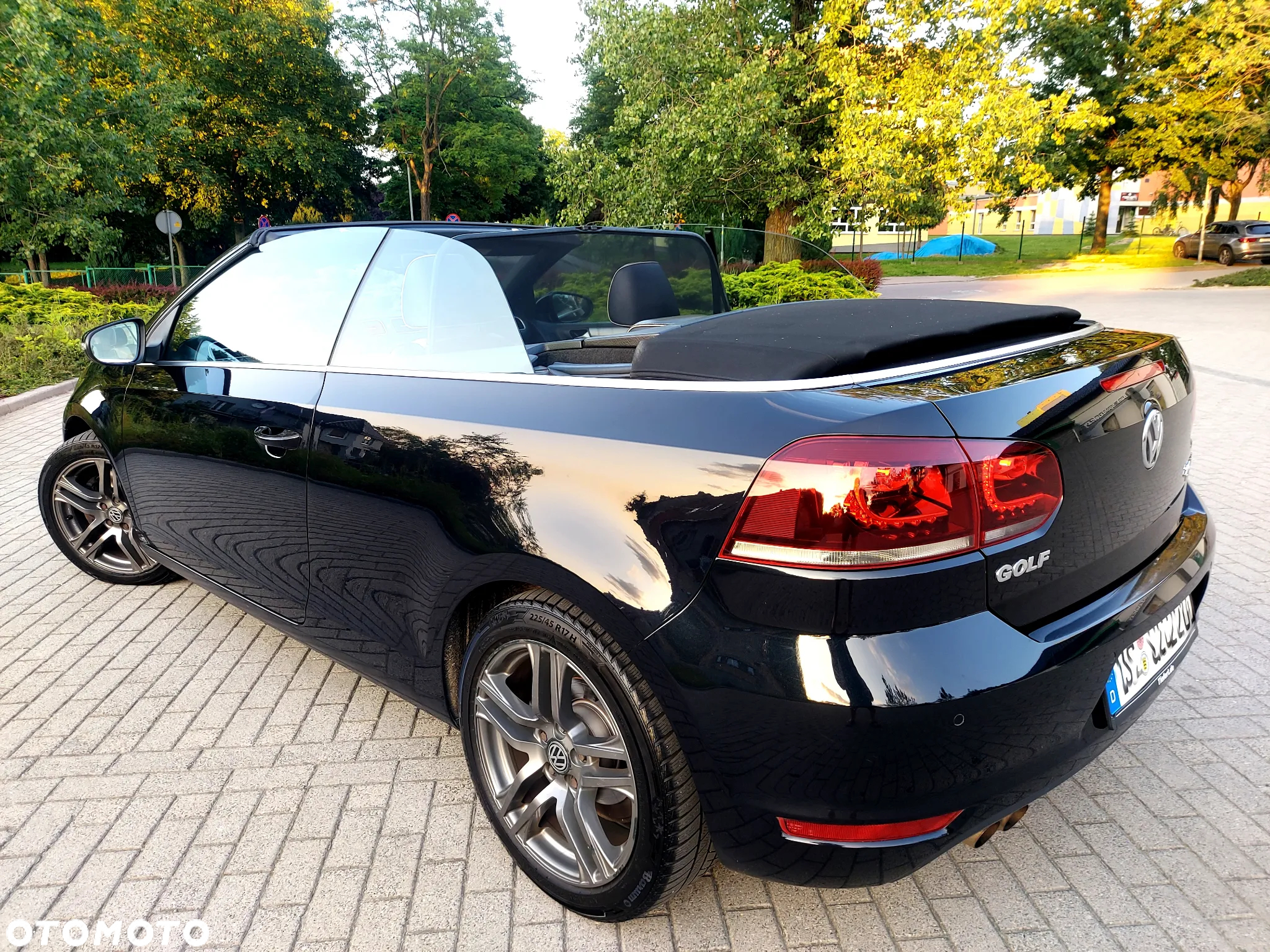 Volkswagen Golf Cabrio 2.0 TDI BlueMotion Technology Exclusive - 19