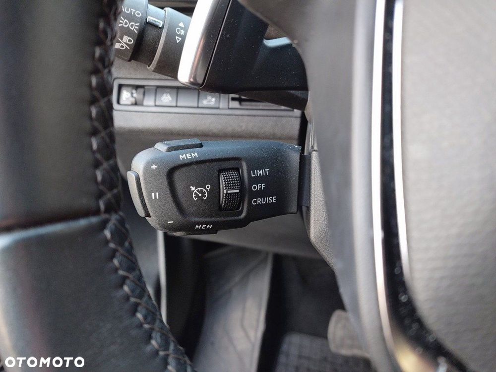 Peugeot 3008 1.5 BlueHDi Allure Pack S&S EAT8 - 19