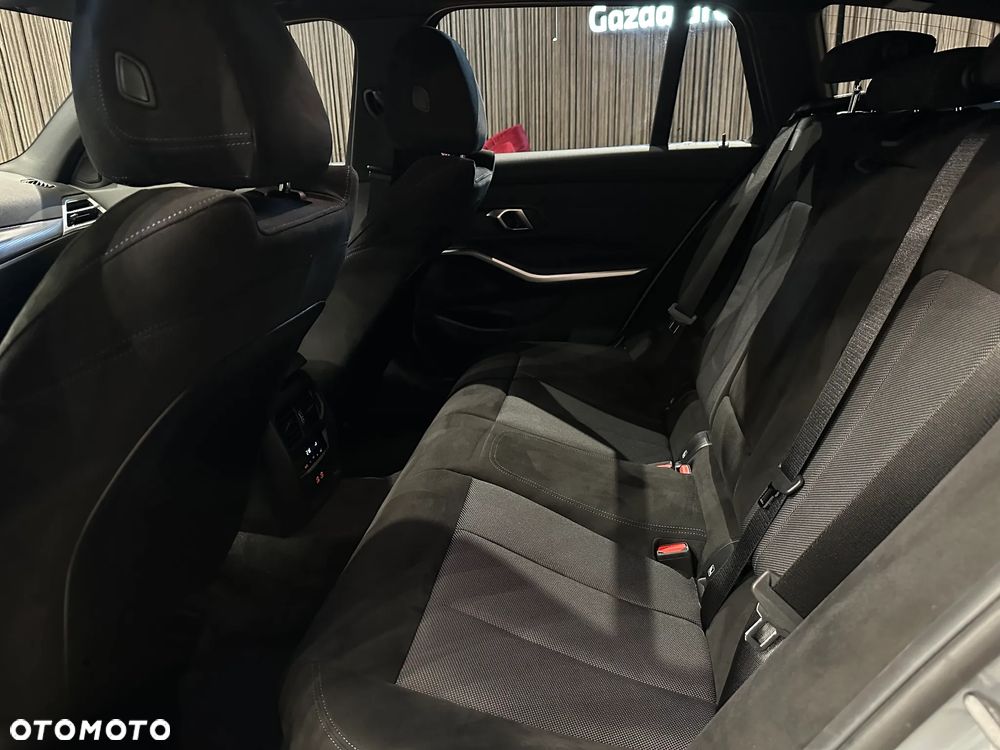 BMW Seria 3 330i xDrive M Sport sport - 15