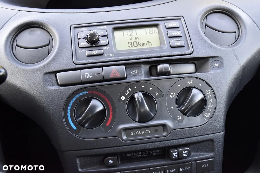 Toyota Yaris 1.0 Edition - 25