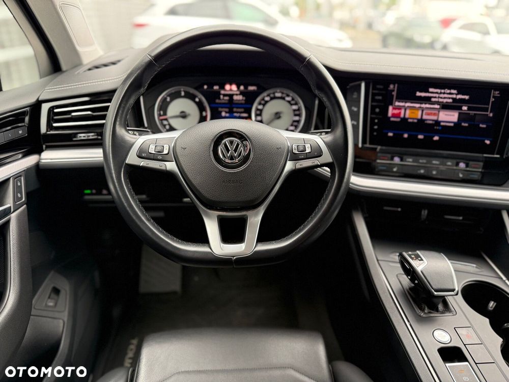 Volkswagen Touareg - 17