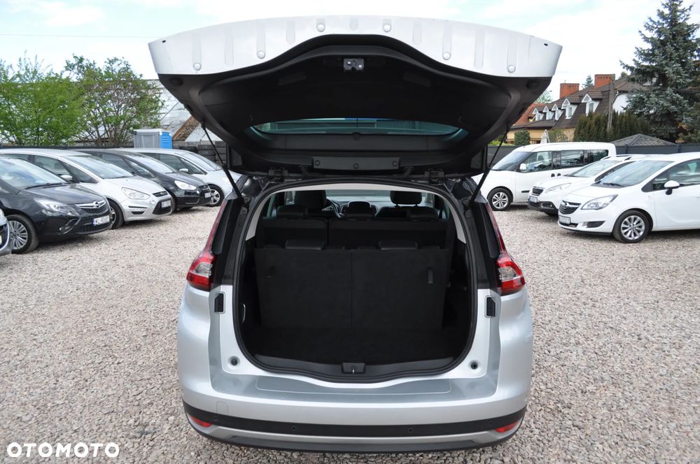 Renault Grand Scenic - 21