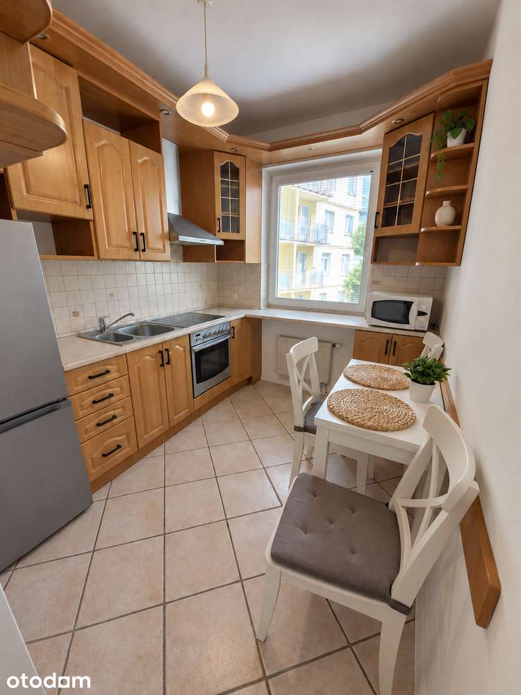 41 m2, 2 oddzielne pokoje, oddzielna kuchnia, metro Kabaty | balkon