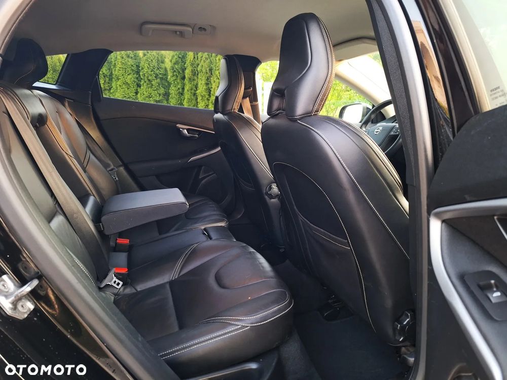 Volvo V40 D2 - 22