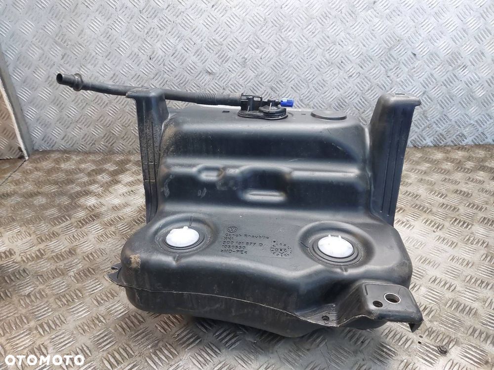 ZBIORNIK BAK ADBLUE PASSAT B8 2.0 TDI 5Q0131969F F01C250148 3Q0131877D - 3