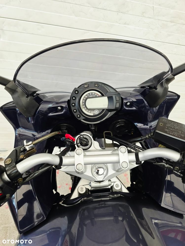Yamaha FZ - 25