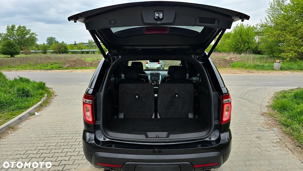 Ford Explorer - 33
