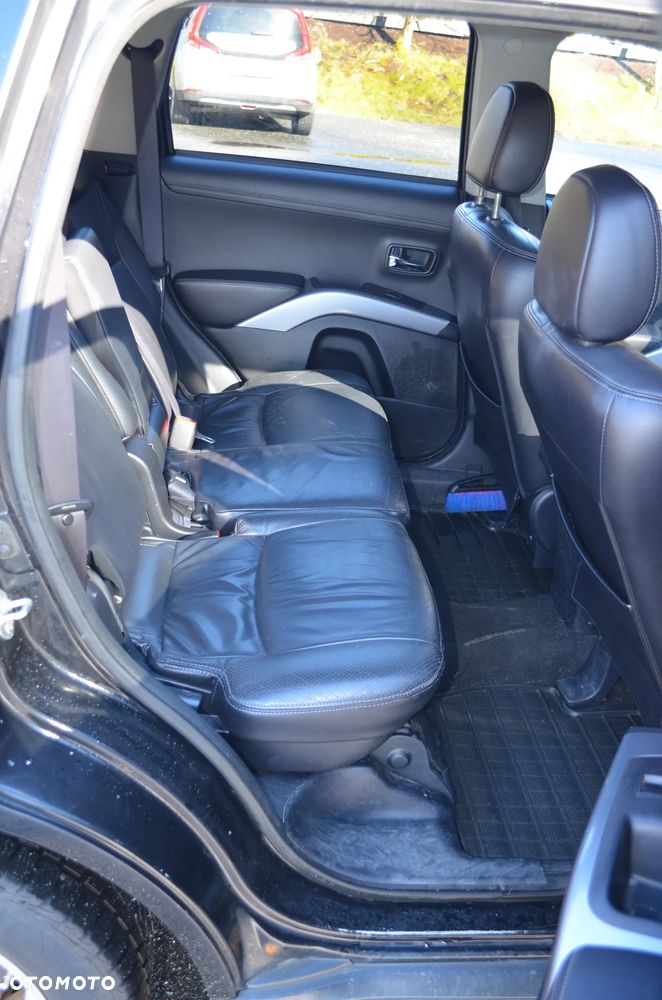 Mitsubishi Outlander 2.2 DID Instyle NAVI TC-SST - 16