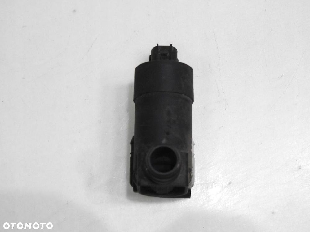 POMPKA SPRYSKIWACZA SZYBY CZOŁOWEJ VOLVO V70 III - 4