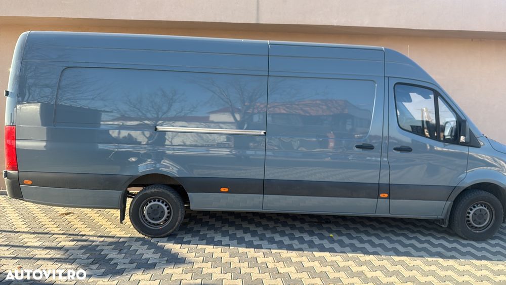 Mercedes-Benz Sprinter - 12