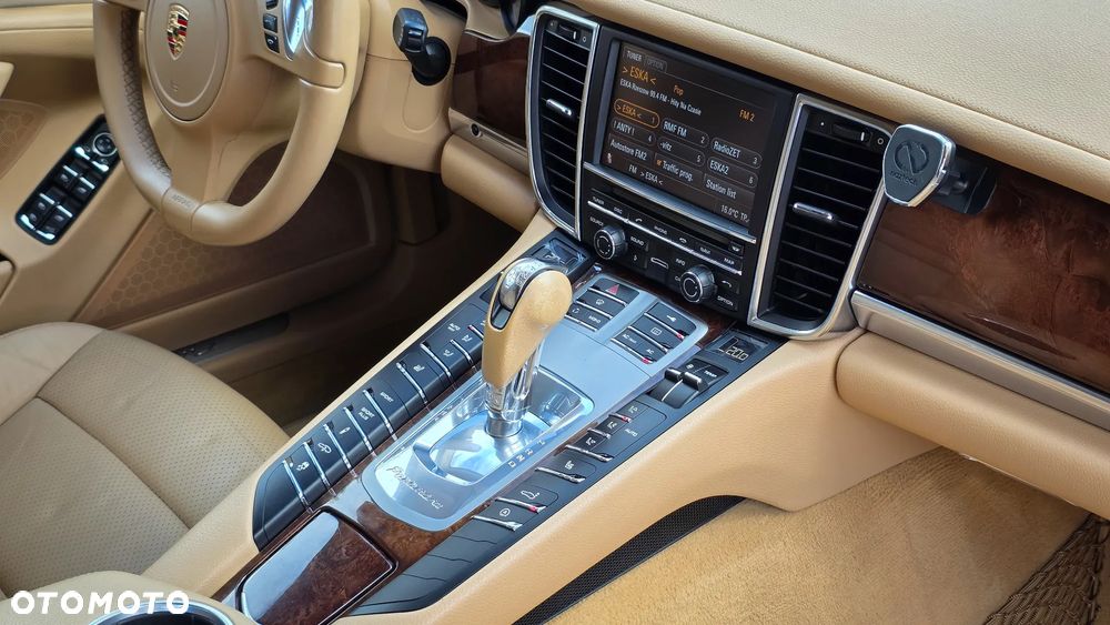 Porsche Panamera 4S - 22