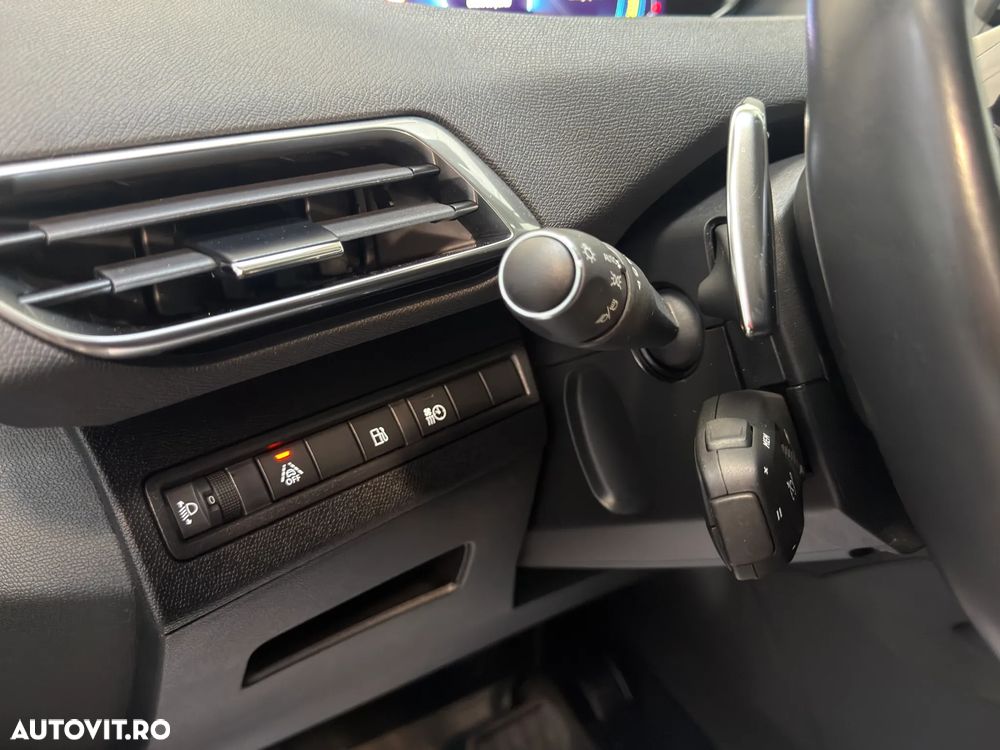 Peugeot 3008 Plug-In Hybrid 225 e-EAT8 GT - 22