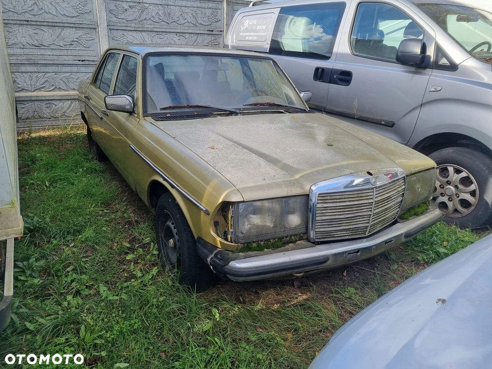 Mercedes-Benz W123 - 1