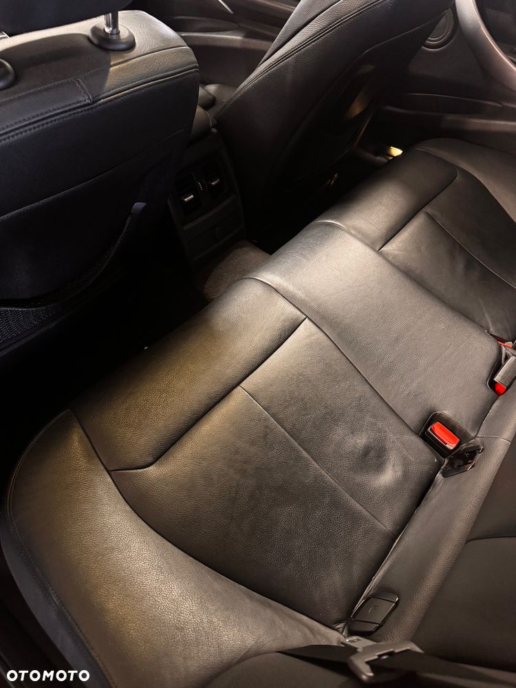 BMW Seria 3 335i Sport-Aut Sport Line - 12