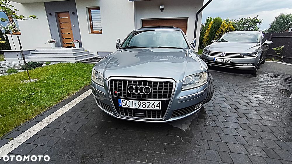 Audi A8 4.2 L Quattro - 3