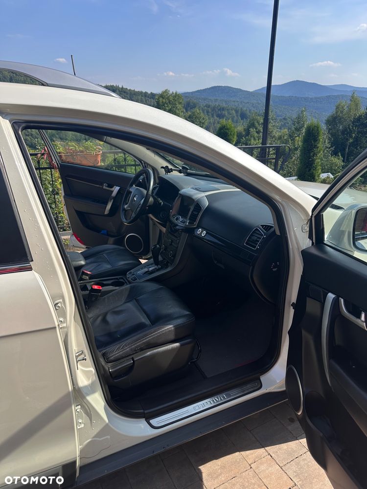 Chevrolet Captiva 2.2 D LTZ - 33