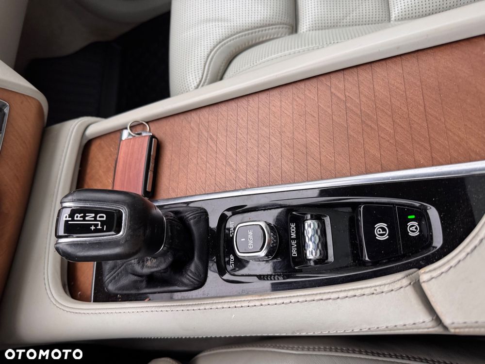 Volvo XC 90 T6 AWD Inscription 7os - 29
