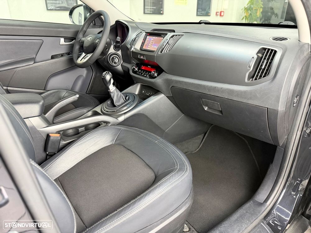 Kia Sportage 1.7 CRDi ISG LX - 25