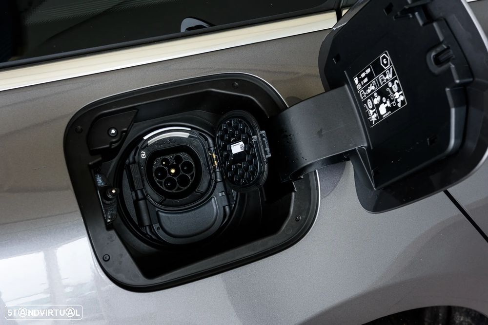 Mercedes-Benz CLA 250 e 8G-DCT Progressive Line Advanced - 8